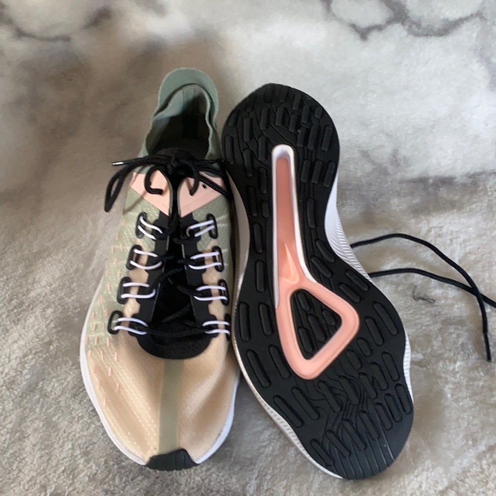 New- never worn- Nike grey and pink with black laces. Size 6.5